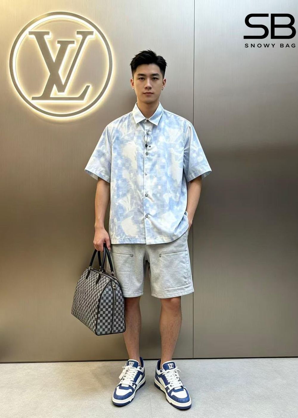 Áo sơ mi LV Printed Short-Sleeved Shirt Arctic Ice Xanh Dương, thiết kế độc đáo