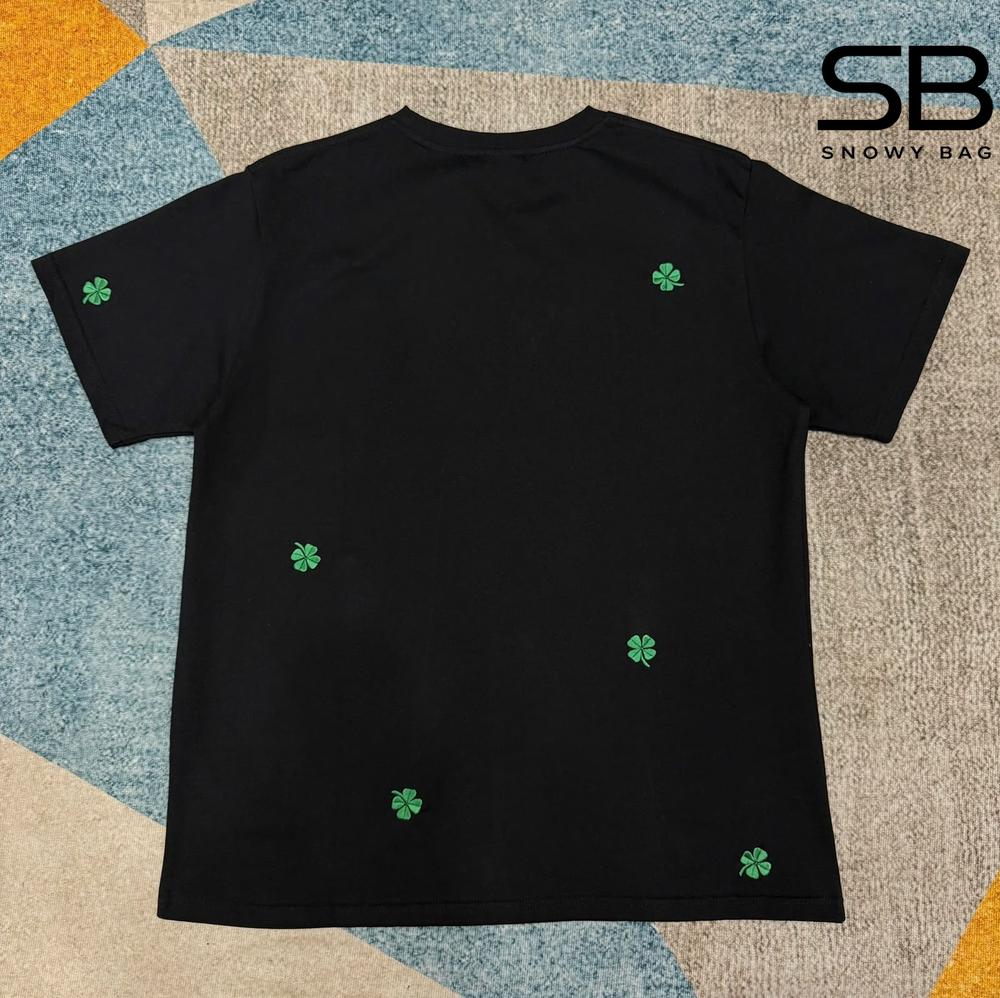 Áo thun Dior Clover Embroidery Relaxed Fit Black Cotton Jersey Đen với logo tinh tế