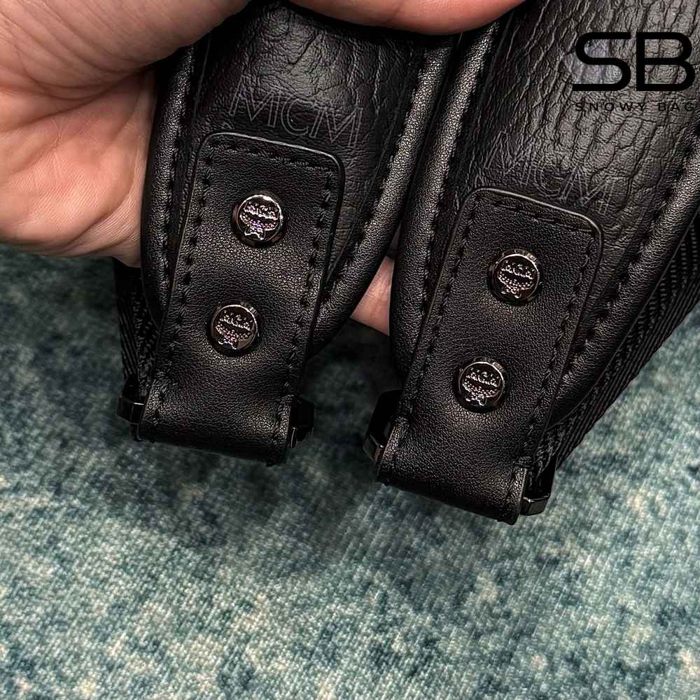 Ba Lô MCM Medium Stark Side Studs Backpack Đen 40CM với thiết kế tinh tế