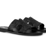 Dép LV Oasis Mule Embossed Monogram Black Calfskin Màu Đen sang trọng và thời thượng