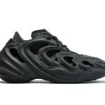 Giày adidas adiFOM Q Black Carbon Màu Đen với thiết kế hiện đại