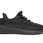 Giày Yeezy 350 V2 Cinder Đen Nâu, thiết kế hiện đại và phong cách.