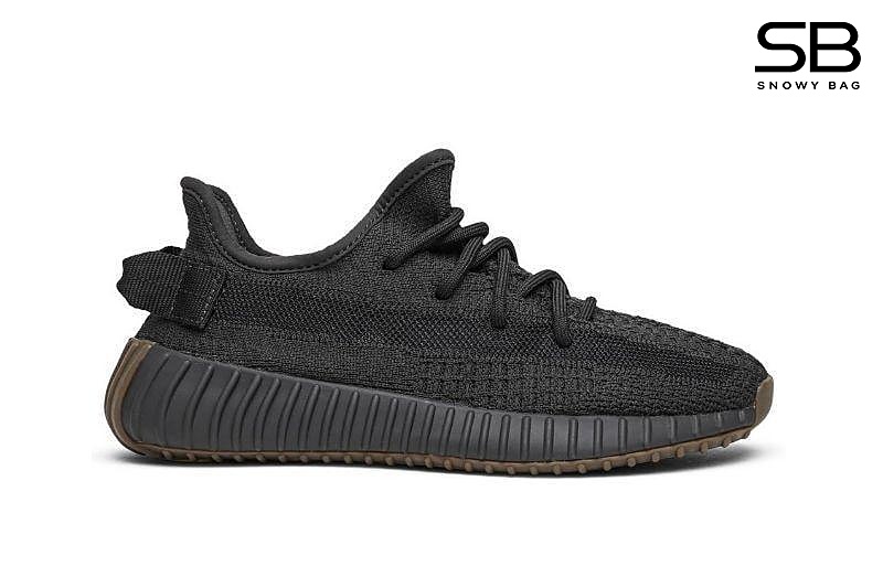 Giày Yeezy 350 V2 Cinder Đen Nâu, thiết kế hiện đại và phong cách.