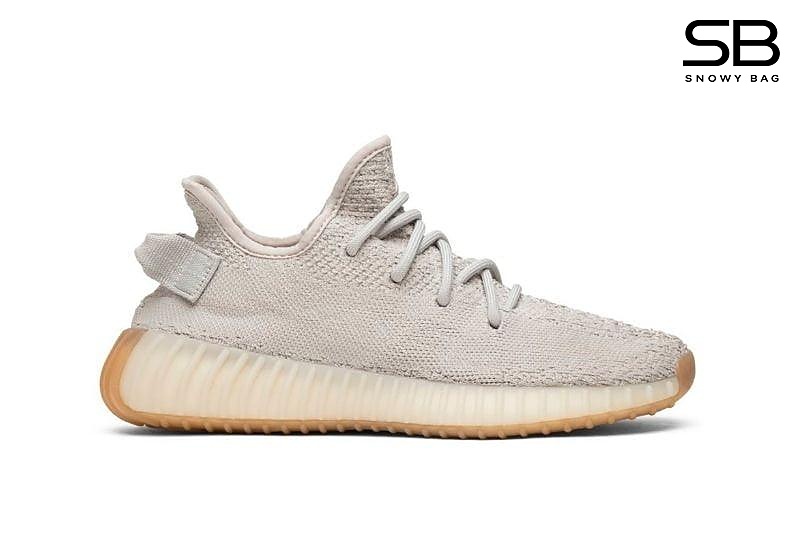 Giày Yeezy 350 V2 Sesame Xám Nhạt với thiết kế độc đáo