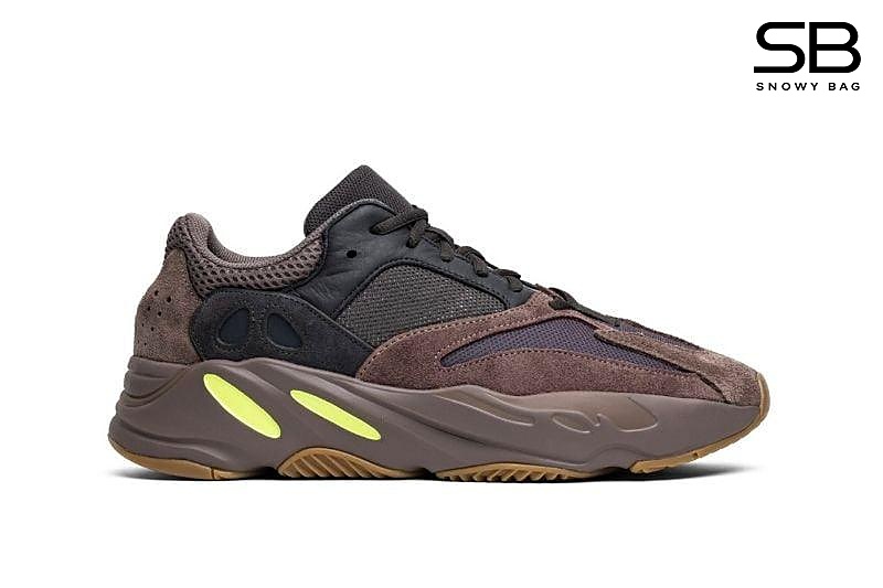 Giày Yeezy 700 Mauve với thiết kế độc đáo và màu sắc nổi bật