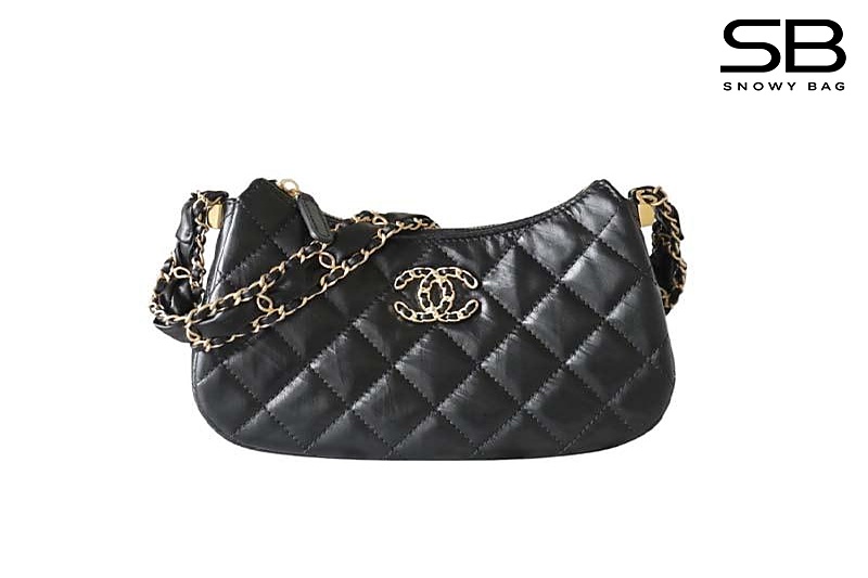 Túi Chanel 23K 19 Logo Mini Hobo Black Calfskin 20CM Màu Đen sang trọng