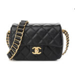 Túi Chanel Black Quilted Caviar Mini Medallion Chain Soul Flap Bag GHW sang trọng
