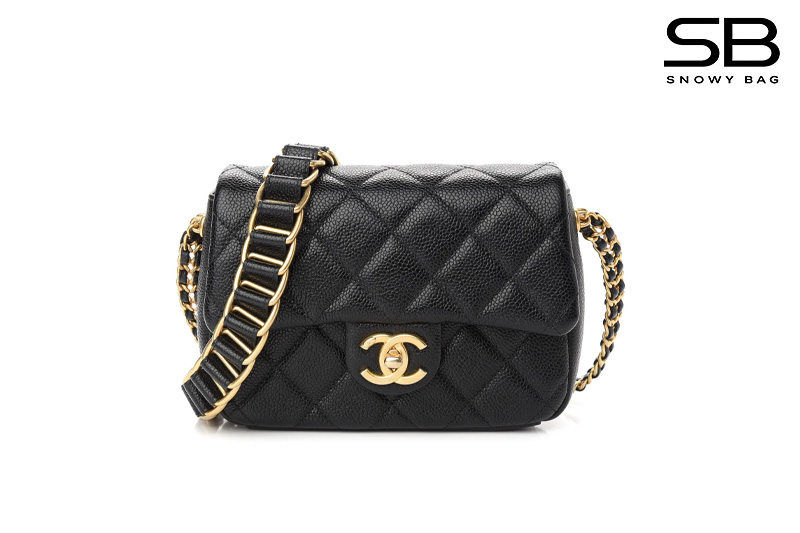 Túi Chanel Black Quilted Caviar Mini Medallion Chain Soul Flap Bag GHW sang trọng