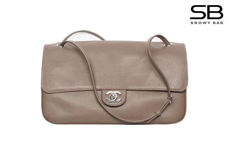 Túi Chanel Maxi Flap Bag Calfskin with Grain Effect sang trọng