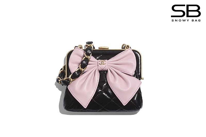 Túi Chanel Mini Clutch with Bow Crossbody màu đen bóng hồng da cừu nhăn