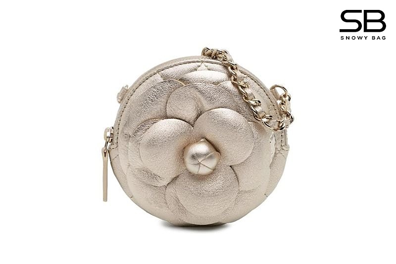 Túi Chanel Camellia Round Clutch with Chain Gold Lambskin sang trọng