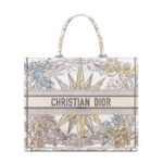 Túi Dior Book Tote Large White Multicolor Rêve D’infini Embroidery sang trọng