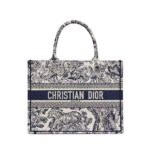 Túi Dior Book Tote Medium Blue Tiger sang trọng và đẳng cấp