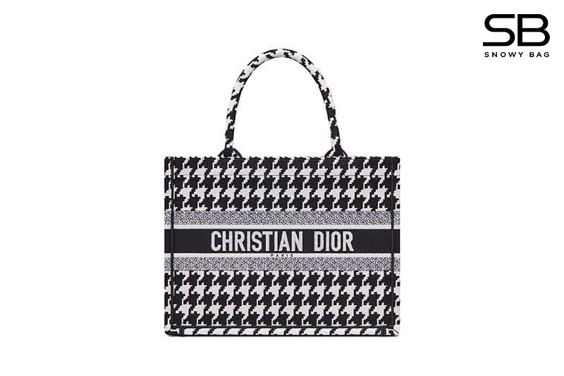 Túi Dior Tote Book Medium Size 36 Black White Marco Houndstooth đẹp mắt