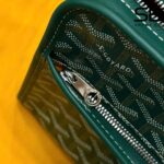 Túi Goyard Jouvence Toiletry Clutch Bag MM màu xanh lá, sang trọng và tinh tế.