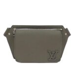 Túi LV Aerogram Takeoff Sling Bag M21364 Khaki Màu Xanh Rêu sang trọng