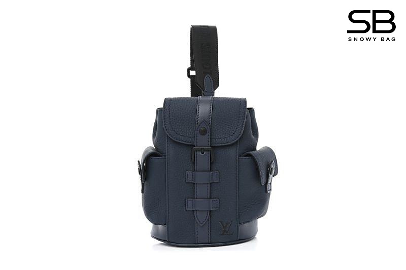 Túi LV Christopher XS Taurillon Leather Xanh Navy 19CM sang trọng và đẳng cấp.