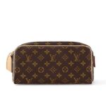 Túi LV Dopp Kit Toilet Pouch M44494 Monogram Canvas Nâu sang trọng