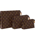 Túi LV Trio Toilet Pouch Monogram Canvas M47195 màu nâu sang trọng