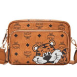 Túi MCM Klassik Crossbody in New Year Tiger Visetos Nâu