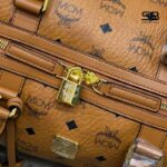 Túi MCM Ottomar Weekender Bag 45 In Visetos Cognac Nâu sang trọng và đẳng cấp.