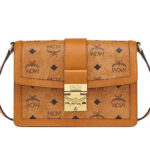Túi MCM Small Tracy Shoulder Bag in Visetos Nâu sang trọng và đẳng cấp