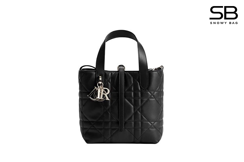 Túi Small Dior Toujours Vertical Tote Bag Black Macrocannage Calfskin Đen sang trọng