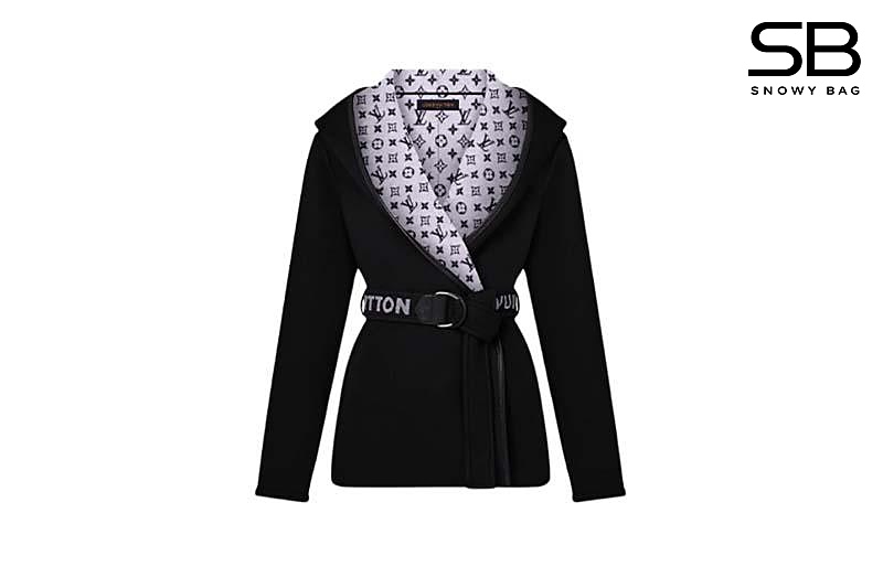 Áo Khoác LV Signature Short Hooded Wrap Coat Monogram màu trắng đen sang trọng
