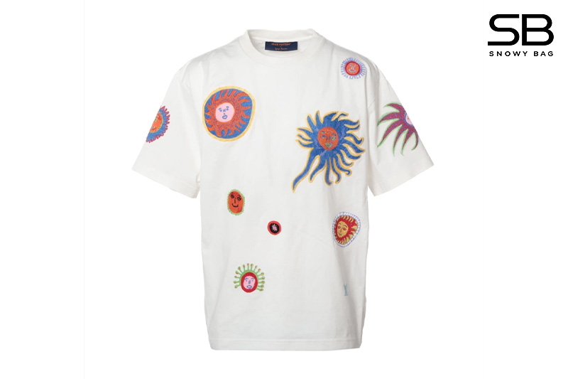 Áo LV x YK T-Shirt Faces với thiết kế độc đáo và phong cách thời thượng