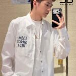 Áo Sơ Mi LV Long-Sleeved Signature Shirt White LVM Since 1854, góc nghiêng chi tiết