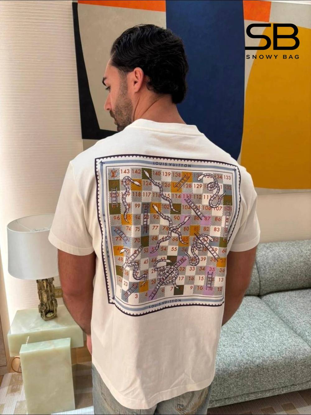 Áo Thun LV Printed T-Shirt Snakes and Ladders Màu Trắng với thiết kế độc đáo.