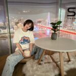 Áo Thun LV Rainbow Printed T-Shirt Màu Trắng với logo nổi bật