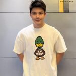 Áo Thun LV x Nigo Intarsia Jacquard Duck Short-Sleeve Crewneck T-Shirt Màu Kem với thiết kế độc đáo.