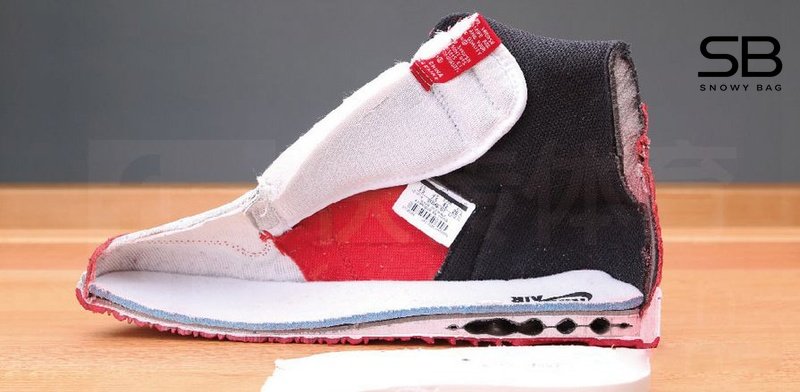 Cấu trúc giày và đế giày Air Jordan 1 High bị cắt đôi