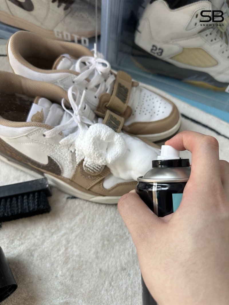 Vệ sinh giày Air Jordan