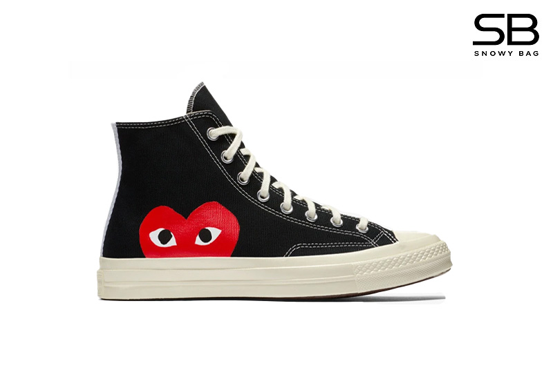 Giày Converse Comme Des Garcons Trái Tim Đen Cổ Cao, thiết kế độc đáo và thời trang.