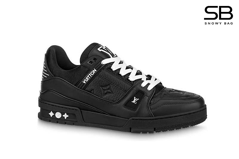 Giày Louis Vuitton Trainer Black Embossed Monogram Đen sang trọng và phong cách.
