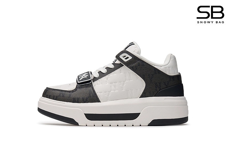 Giày MLB Chunky Liner Mid Classic Monogram NY Đen Trắng, phong cách thời thượng.
