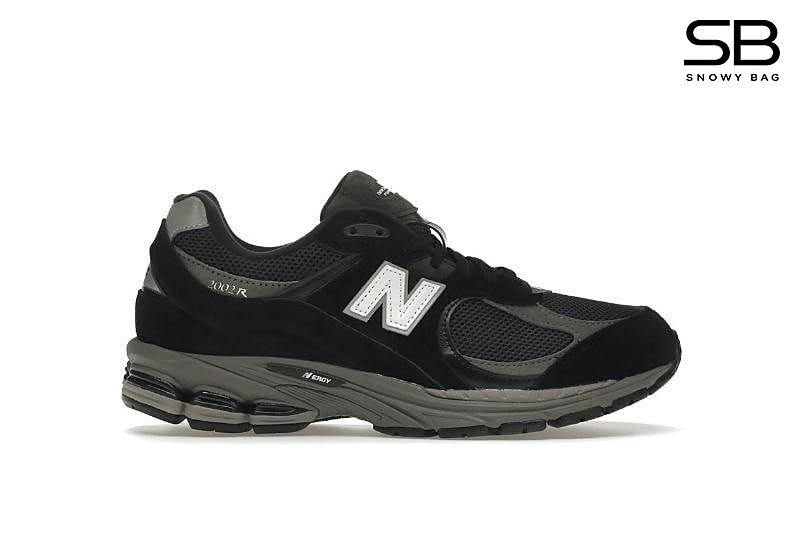 Giày New Balance 2002R Black Dark Grey Đen Xám thời trang và hiện đại
