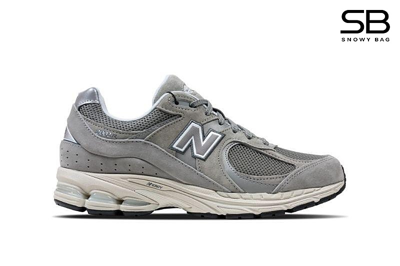 Giày New Balance 2002R Marblehead Light Aluminum Xám Kem đầy phong cách