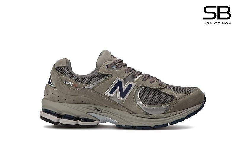 Giày New Balance 2002R OG Light Grey kiểu dáng thể thao sang trọng