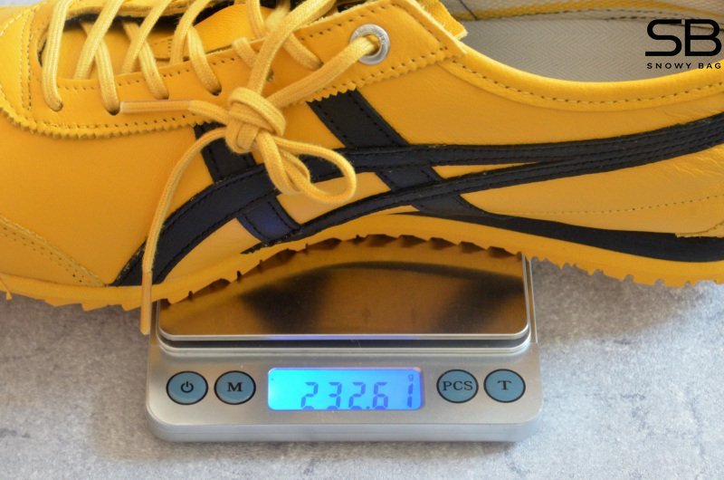 Cân nặng của 1 chiếc giày Onitsuka Mexico 66 SD Kill Bill