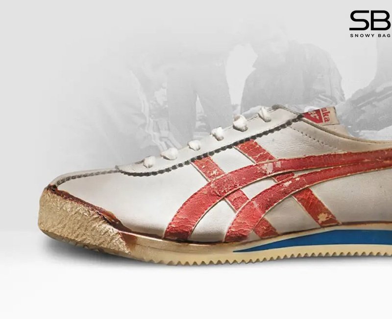 Tiger Stripes trên đôi giày Onitsuka trắng đỏ