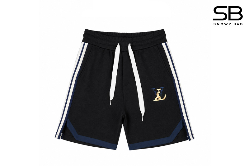 Quần Short LV Đen Lai Xéo Logo 2 Màu Thêu sang trọng