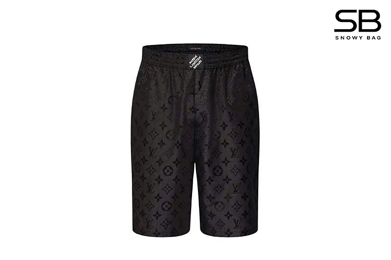 Quần Short LV Monogram Moire Jacquard Silk 1AGTMZ Màu Đen sang trọng