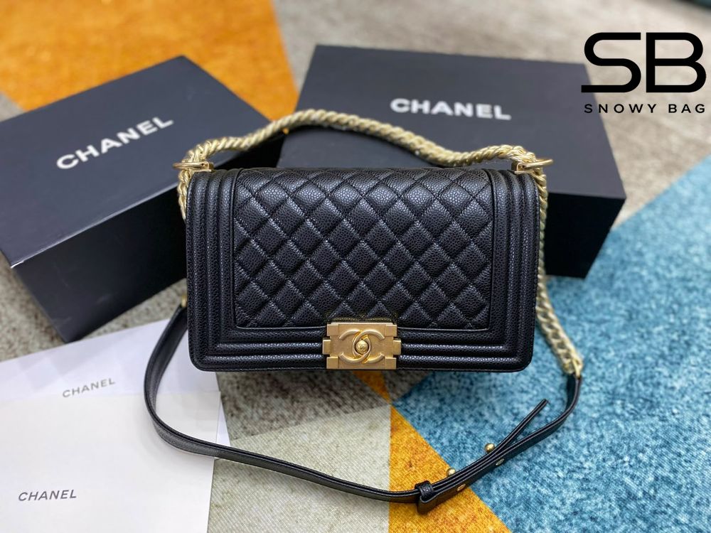 Túi Chanel Le Boy Medium Black Caviar GHW 25CM màu đen sang trọng