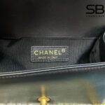 Túi Chanel Le Boy Small Black Lambskin Chevron GHW 20.5CM màu đen sang trọng