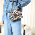 Túi Dior 30 Montaigne East-West Bag With Chain Blue Oblique Jacquard sang trọng