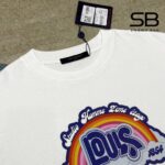 Áo Thun LV Rainbow Printed T-Shirt Màu Trắng với logo tinh tế