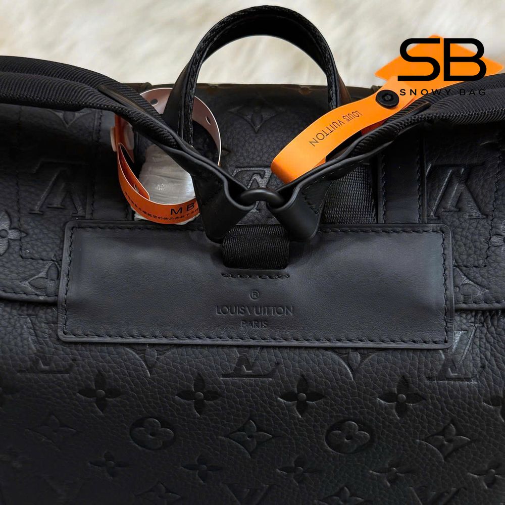 Ba Lô LV Christopher MM Backpack M55699 Black Taurillon S44 với thiết kế sang trọng